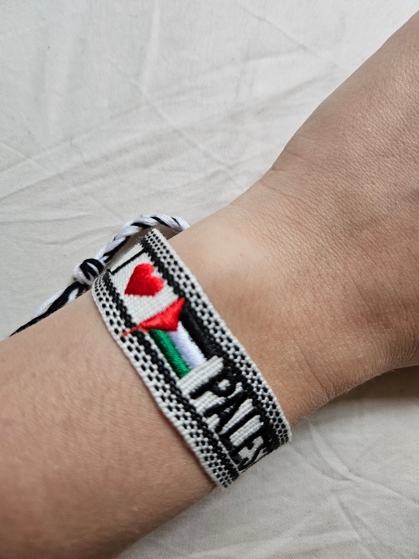 bracelet I <3 palestine