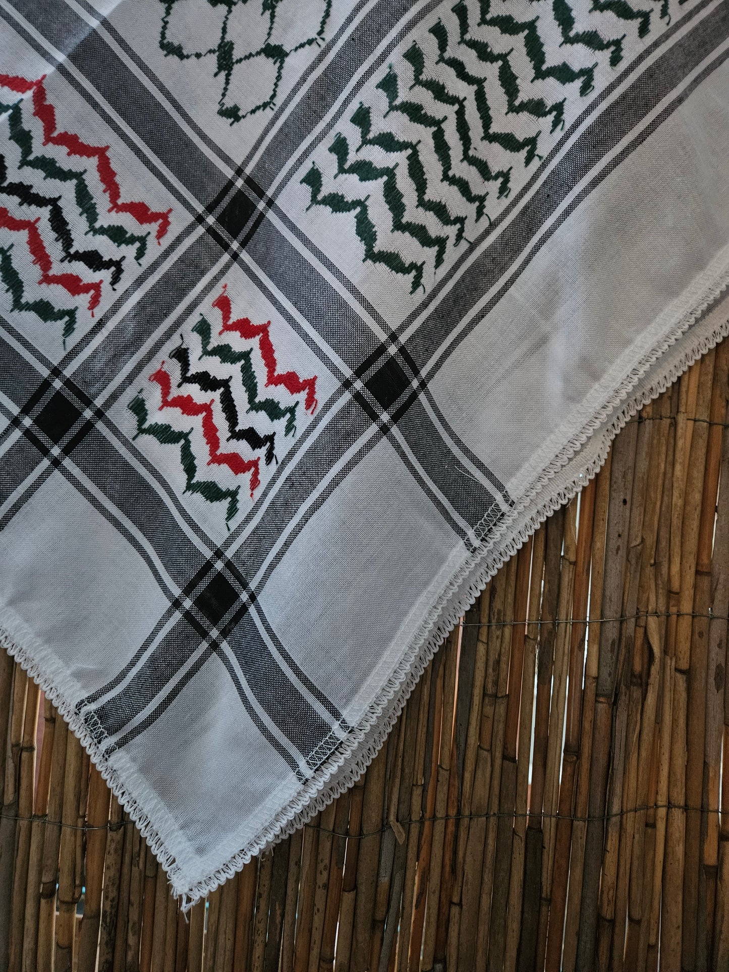 palestine coloured keffiyeh