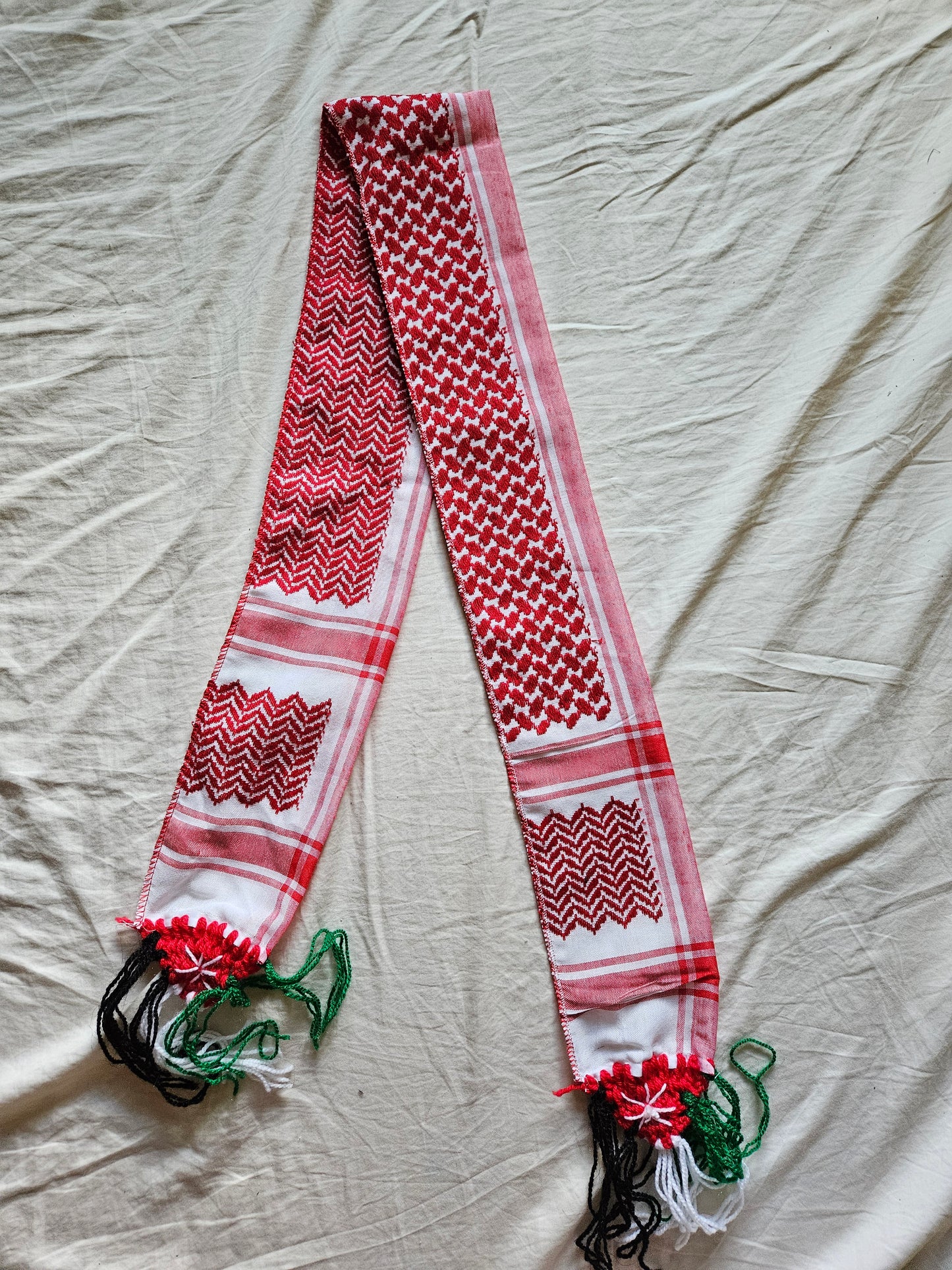keffiyeh shawl - red