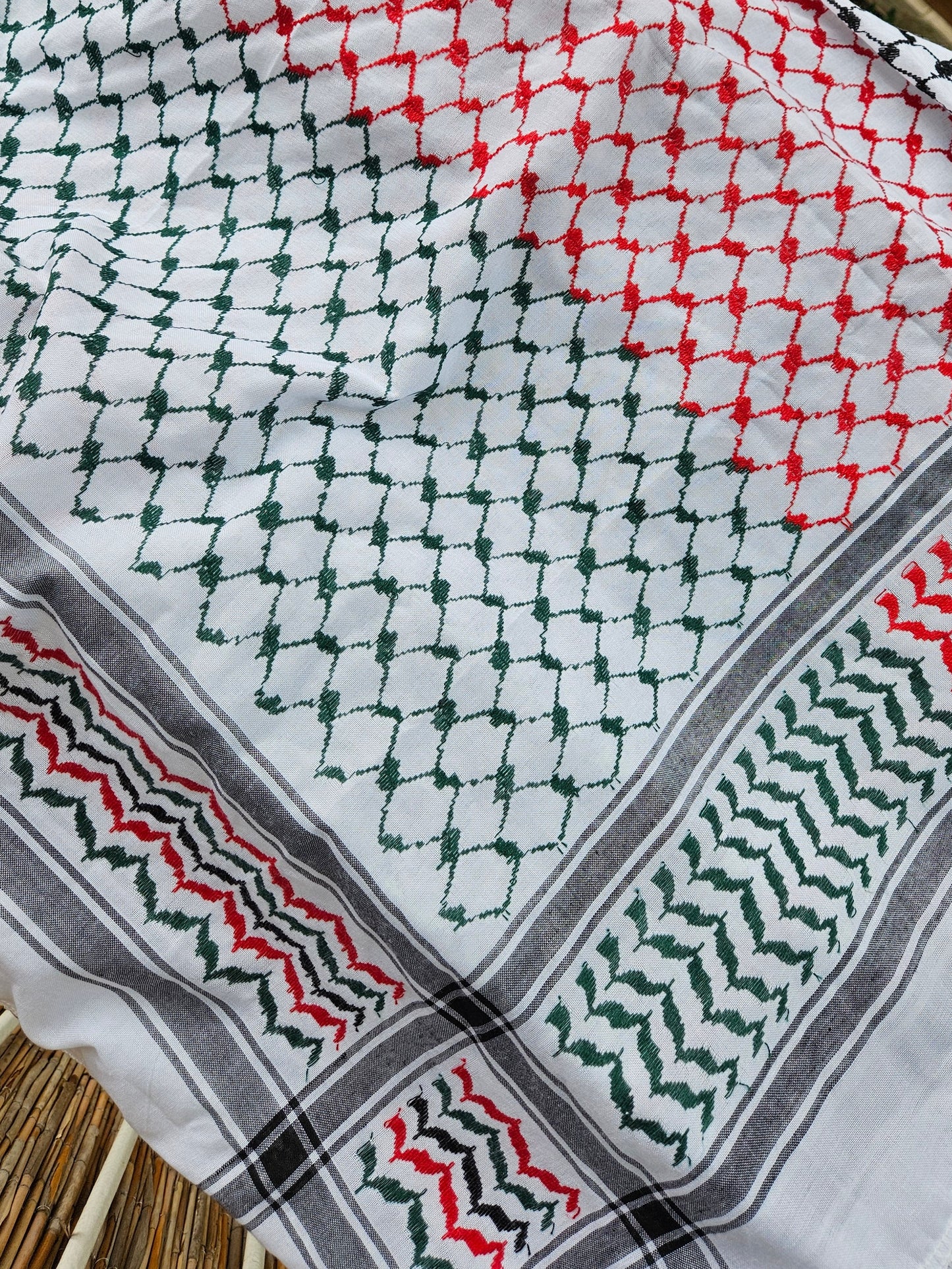 palestine coloured keffiyeh