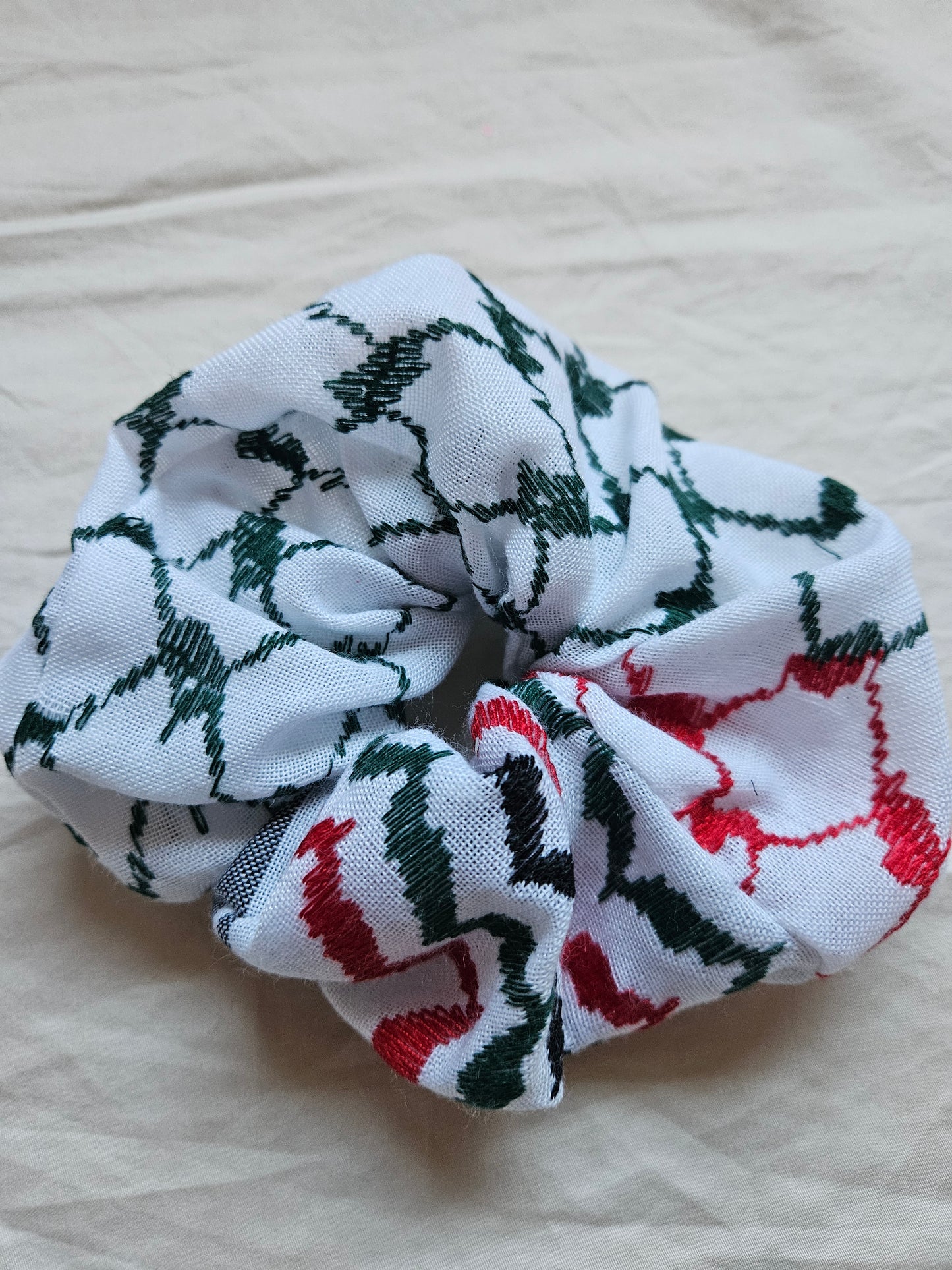 palestine coloured keffiyeh scrunchie
